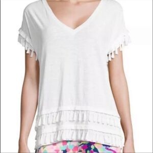 - Lilly Pulitzer 100 % cottonwhite v-neck top with tassel trim S